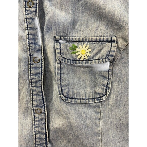I Love Ronson Embroidered Daisy Denim Button Snap Roll Tab Shirt Women's Small - Picture 6 of 12